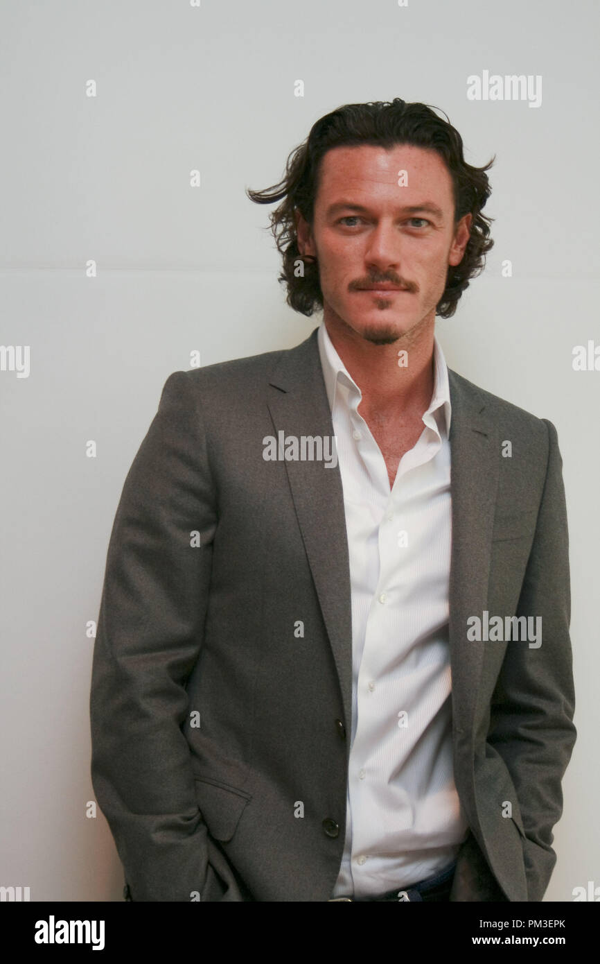 Tamara Drewe Luke Evans 'Portrait' Session, 1er octobre 2010. La reproduction par les tabloïds américains est absolument interdit. Référence #  30502 Fichier 049CCR pour un usage éditorial uniquement - Tous droits réservés Banque D'Images