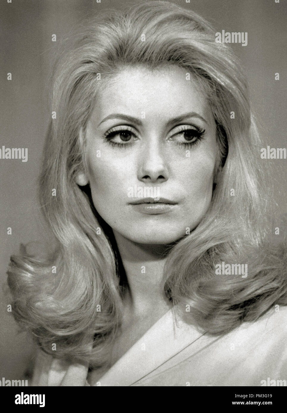 Catherine Deneuve 'Belle de Jour' 1967 Allied Artists référence #  30732 318 Banque D'Images