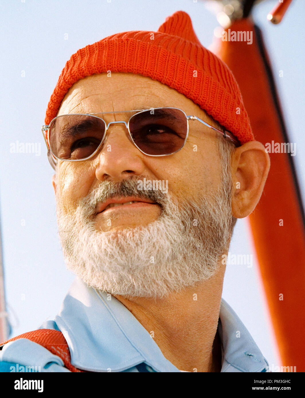 Photo du film "La vie de l'aquatique avec Steve Zissou' Bill Murray © 2004 Touchstone Pictures Référence #  307351151THA pour un usage éditorial uniquement - Tous droits réservés Banque D'Images