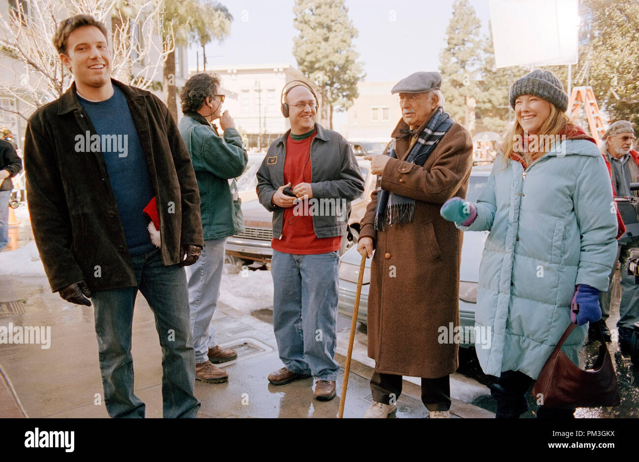 Photo du film à partir de "survivre" de Noël Ben Affleck, réalisateur Mike Mitchell, Bill Macy, Catherine O'Hara © 2004 DreamsWorks Crédit photo : Susanne Tenner Référence de fichier #  307351205THA pour un usage éditorial uniquement - Tous droits réservés Banque D'Images