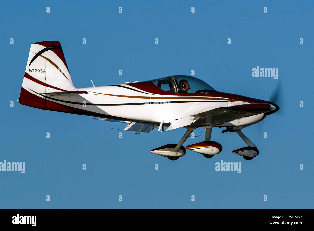 Van's RV-7A (N2395K) sur l'approche de Palo Alto (Aéroport) KPAO, Palo Alto, Californie, États-Unis d'Amérique Banque D'Images