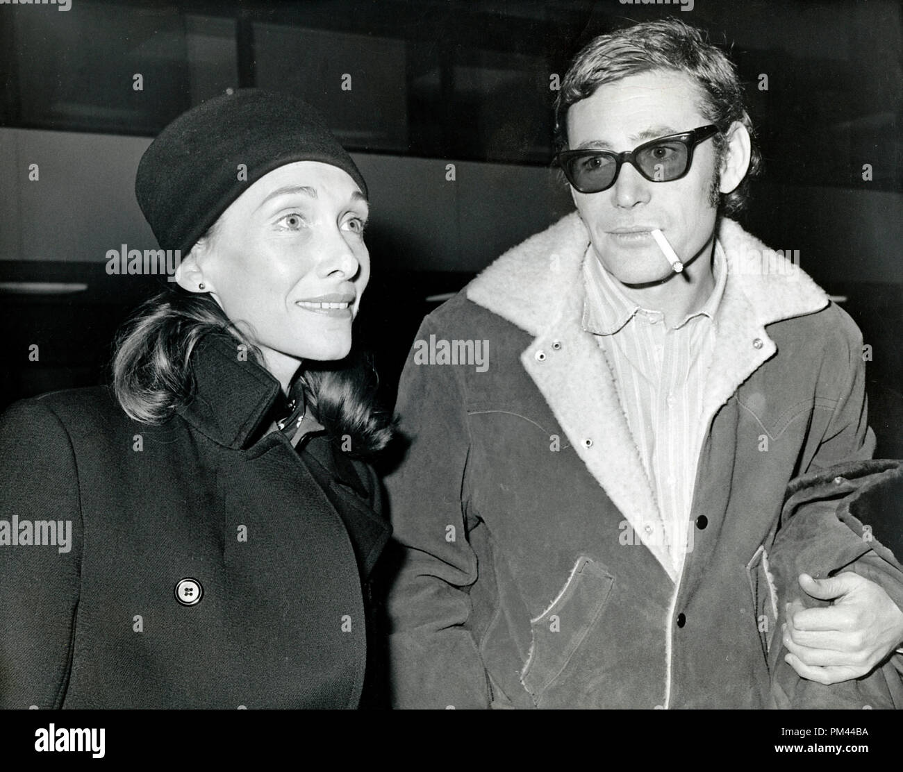 Peter O'Toole et épouse Sian Phillips, décembre1969. Référence # 1020 Fichier 8139 THA © CCR /Le Hollywood Archive - Tous droits réservés. Banque D'Images