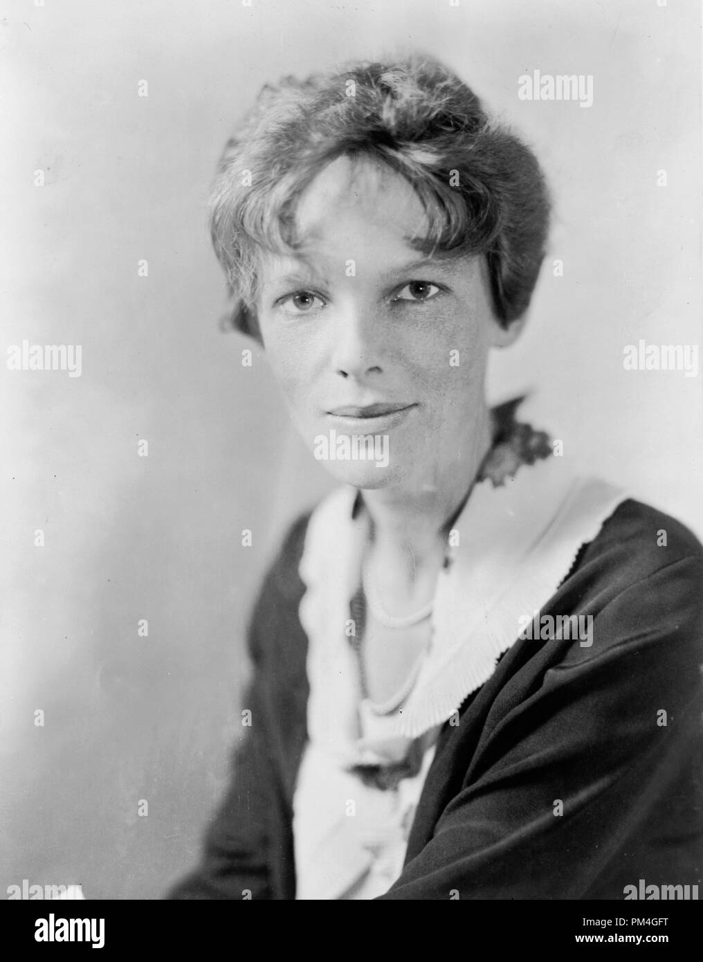 Amelia Earhart, vers 1920. Référence de fichier #  1003 002THA Banque D'Images