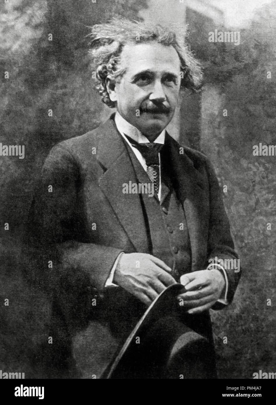 L'Allemand Albert Einstein, physicien théorique vers 1925 Référence #  1003 633THA Banque D'Images