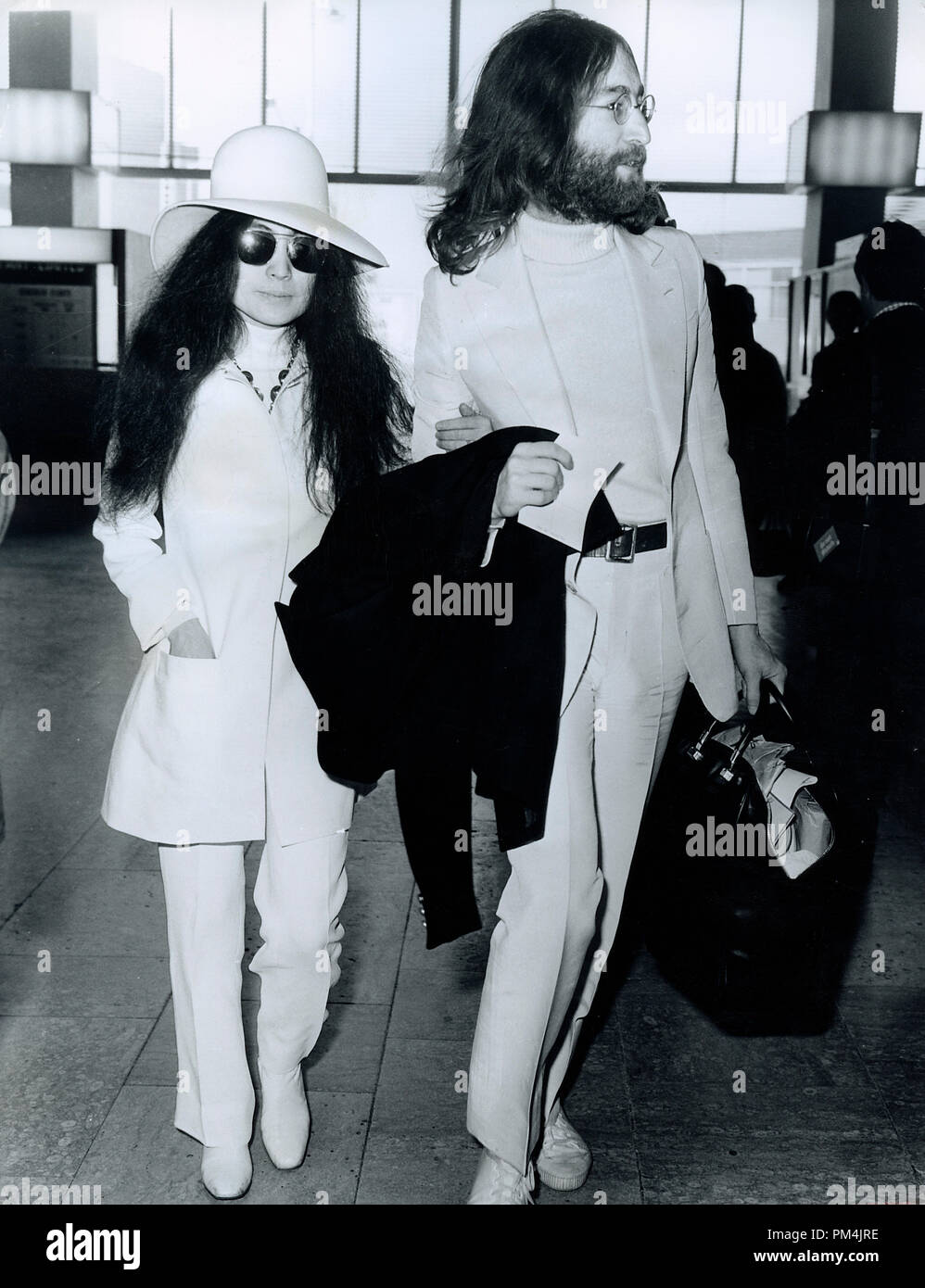 John Lennon et Yoko Ono, avril1969. Référence # 1013 Fichier 017 THA © CCR /Le Hollywood Archive - Tous droits réservés. Banque D'Images