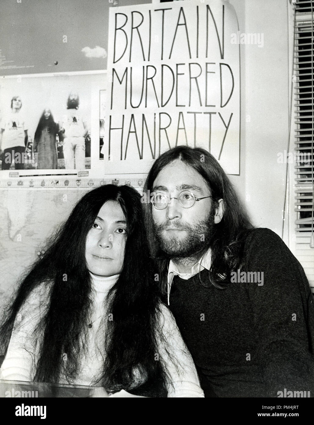 John Lennon et Yoko Ono, décembre1969. Référence # 1013 Fichier 025 THA © CCR /Le Hollywood Archive - Tous droits réservés. Banque D'Images