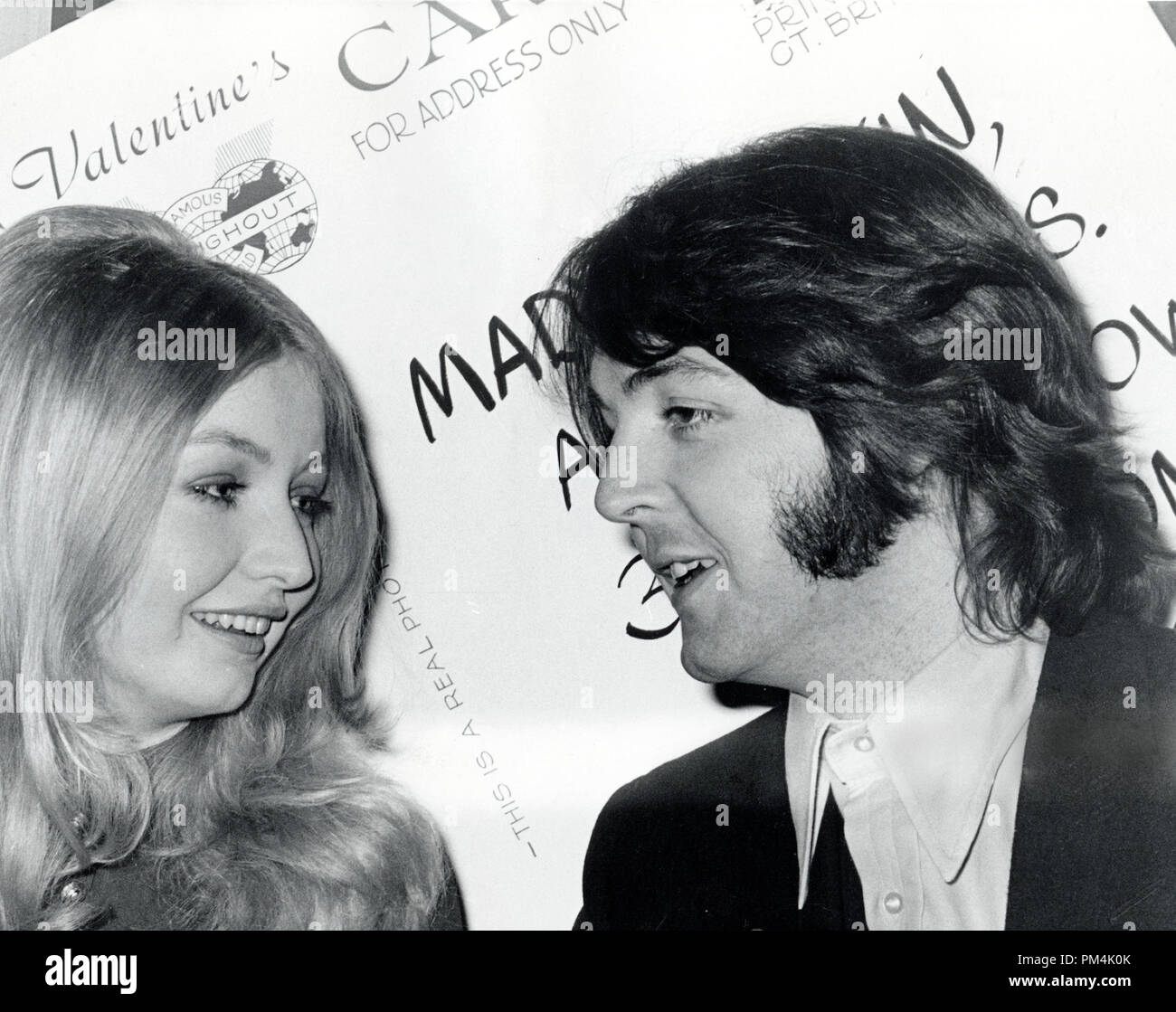 Paul McCartney Beatles et la chanteuse Mary Hopkins,1969. Référence # 1013 129 THA © CCR /Le Hollywood Archive - Tous droits réservés. Banque D'Images