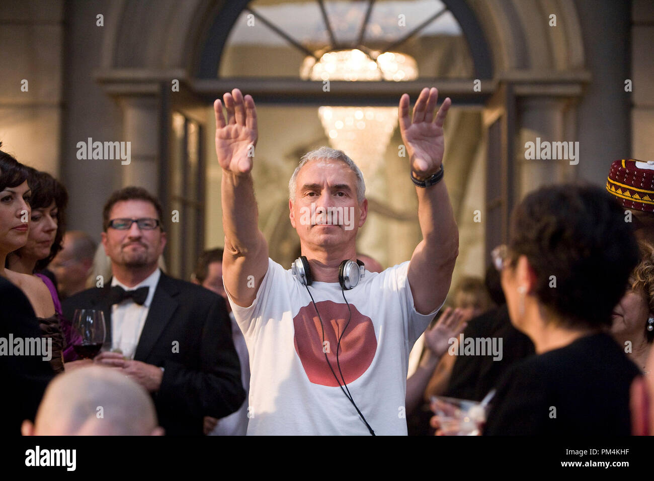 Directeur, Roland Emmerich sur l'ensemble de Columbia Pictures, 2012. Banque D'Images