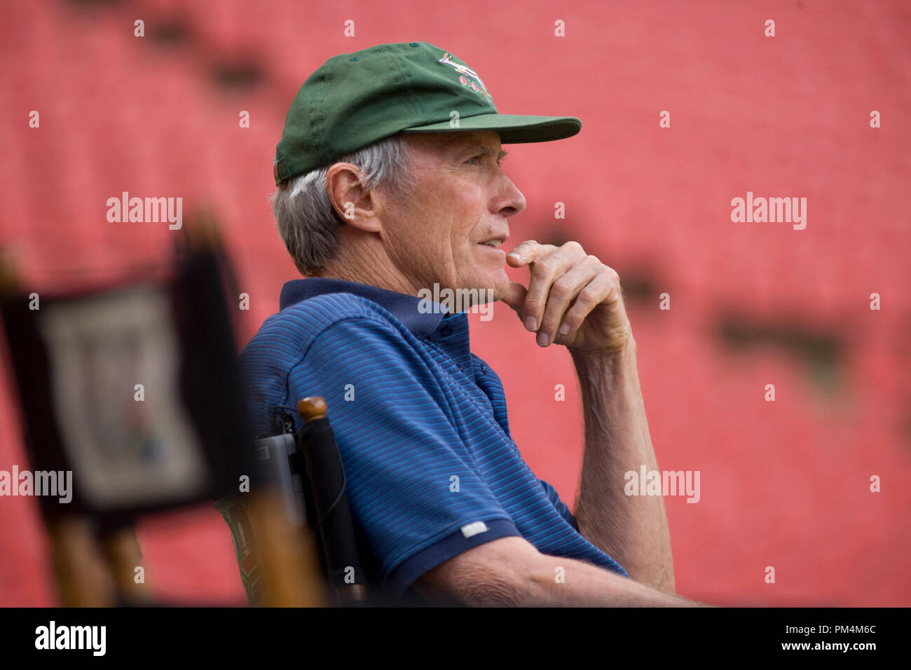 CLINT EASTWOOD sur le tournage de Warner Bros Pictures et Spyglass Entertainment, le théâtre "Invictus", un communiqué de Warner Bros Pictures. Banque D'Images