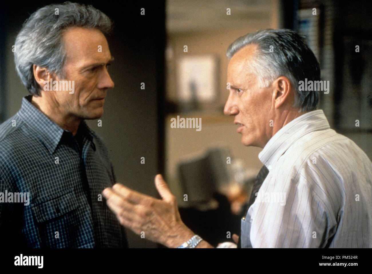 Photo du film de 'True Crime' Clint Eastwood, James Woods © 1999 Warner Brothers Banque D'Images