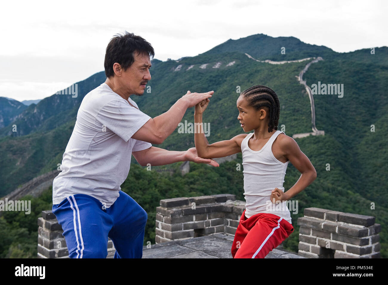 Jackie Chan comme 'Mr. Han' et Jaden Smith comme 'Dre Parker' dans la Columbia Pictures, Karaté Kid. Banque D'Images