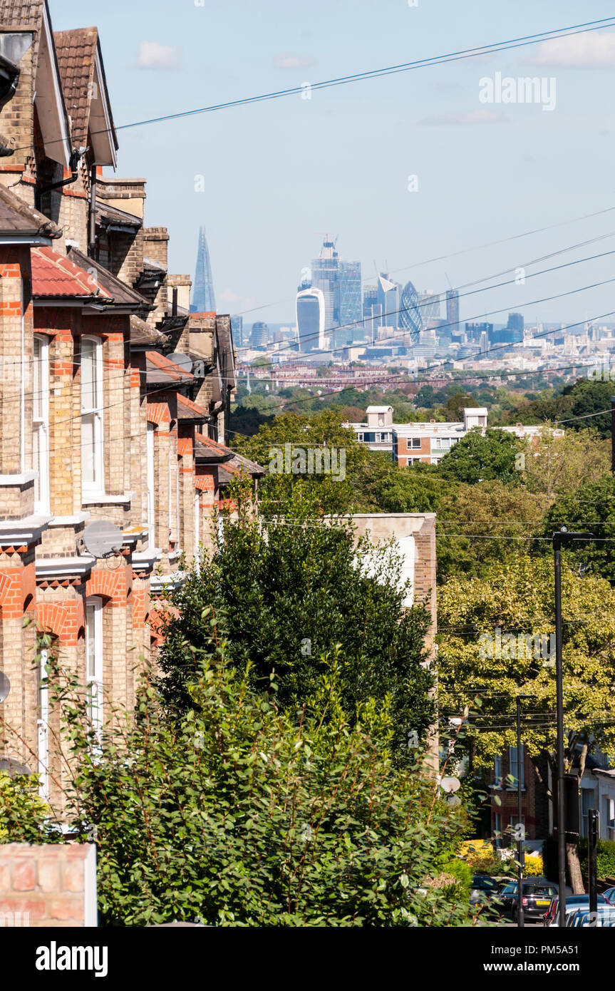 Le Shard et la ville de Londres vu de Woodland Road, à Crystal Palace, London Banque D'Images