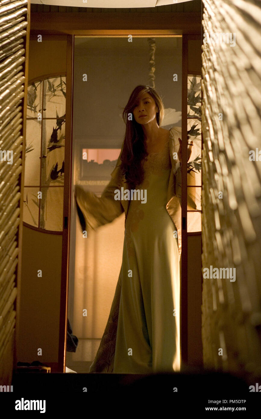 Photo du film / Publicité toujours de "Memoirs of a Geisha' Michelle Yeoh © 2005 Columbia Pictures Crédit photo : David James Référence de fichier #  30736568THA pour un usage éditorial uniquement - Tous droits réservés Banque D'Images