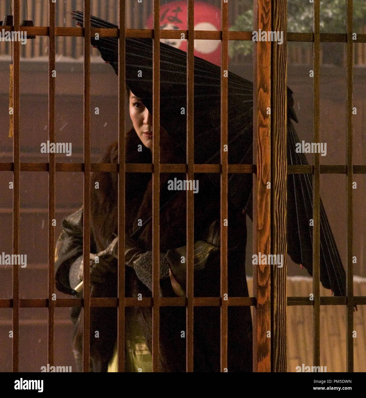 Photo du film / Publicité toujours de "Memoirs of a Geisha' Michelle Yeoh © 2005 Columbia Pictures Crédit photo : David James Référence de fichier #  30736588THA pour un usage éditorial uniquement - Tous droits réservés Banque D'Images