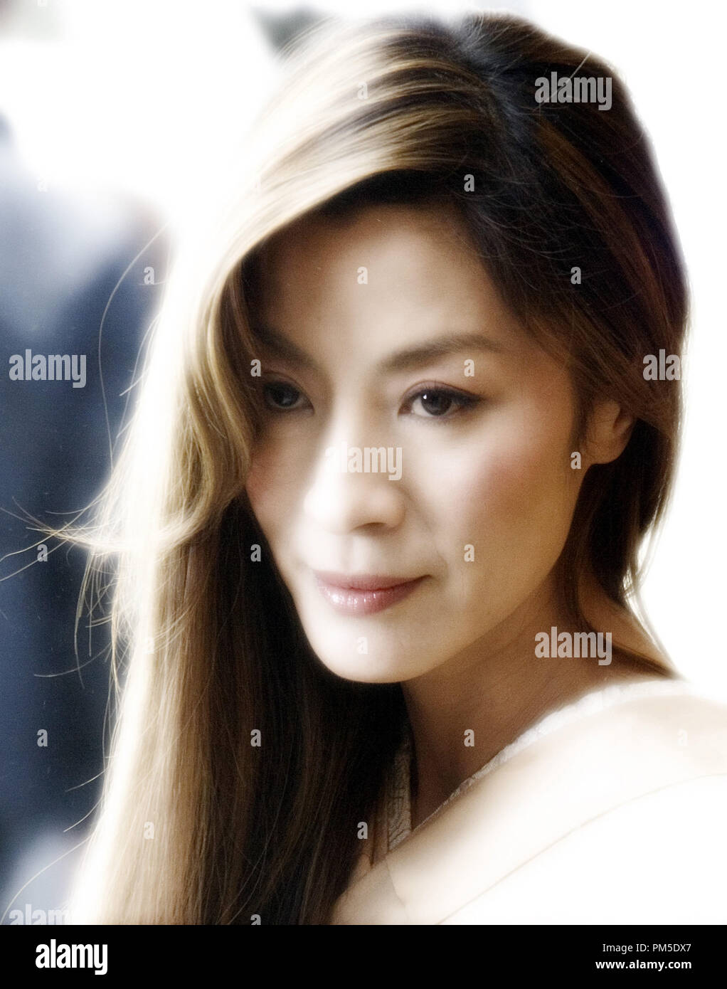 Photo du film / Publicité toujours de "Memoirs of a Geisha' Michelle Yeoh © 2005 Columbia Pictures Crédit photo : David James Référence de fichier #  30736597THA pour un usage éditorial uniquement - Tous droits réservés Banque D'Images