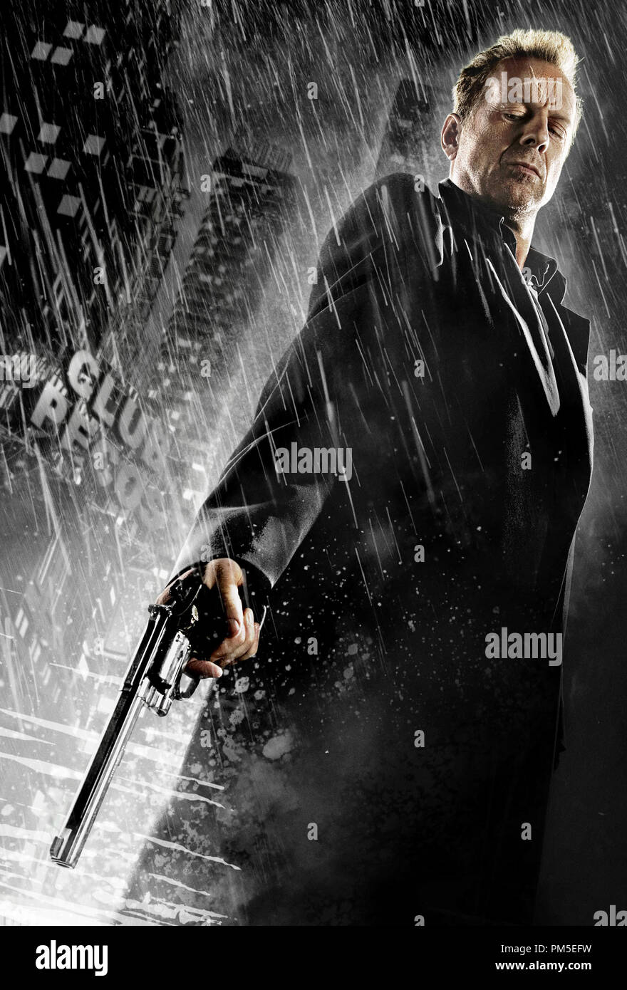 Photo du film / Publicité encore de 'Sin city' Bruce Willis © 2005 Dimension Films Référence de fichier #  30736974THA pour un usage éditorial uniquement - Tous droits réservés Banque D'Images