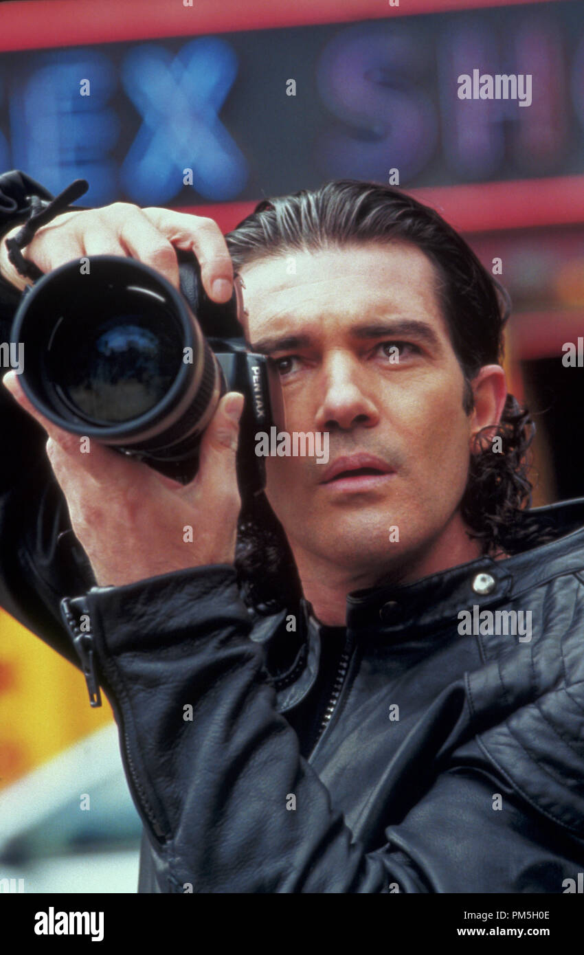 Publicité studio toujours de 'Femme Fatale' Antonio Banderas © 2002 Warner Brothers Crédit photo : Etienne George Banque D'Images