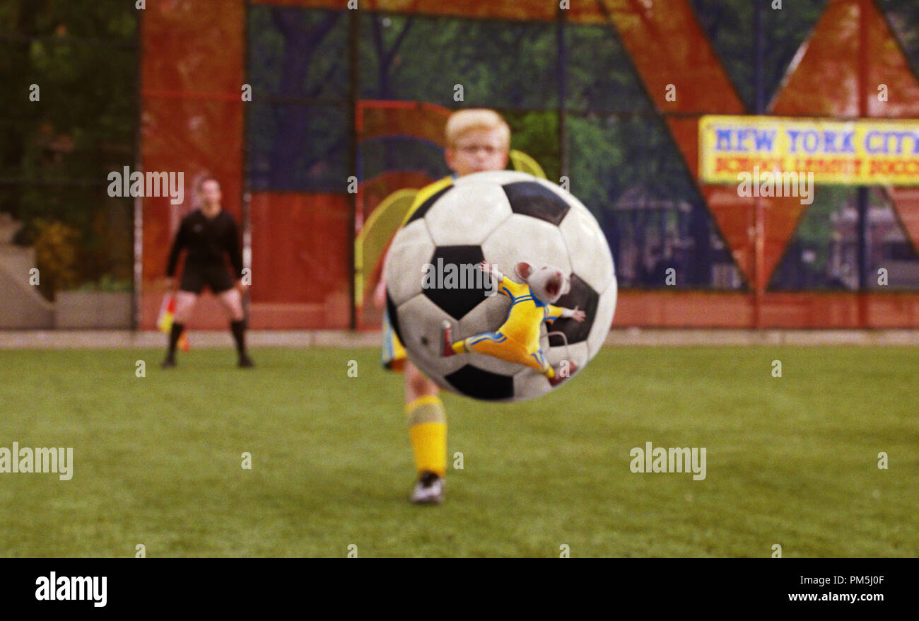 Photo du film / Publicité encore de 'Stuart Little' Jonathan Lipnicki 2, Stuart Little © 2002 Columbia Pictures Banque D'Images