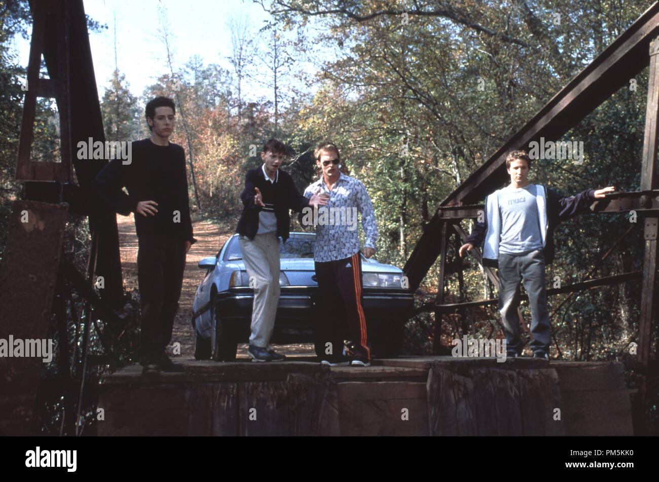 Photo du film / photos promotionnelles de 'Road Trip' D.J. Qualls, Seann William Scott, Breckin Meyer, Paulo Costanzo © 2000 DreamWorks Crédit photo : Van Redin Référence de fichier #  30846244THA pour un usage éditorial uniquement - Tous droits réservés Banque D'Images