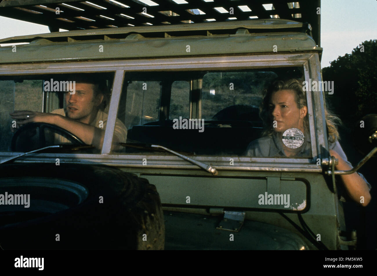 Photo du film / photos promotionnelles de 'Je rêvais de l'Afrique" Vincent Perez, Kim Basinger © 2000 Columbia Pictures Référence #  30846412THA pour un usage éditorial uniquement - Tous droits réservés Banque D'Images