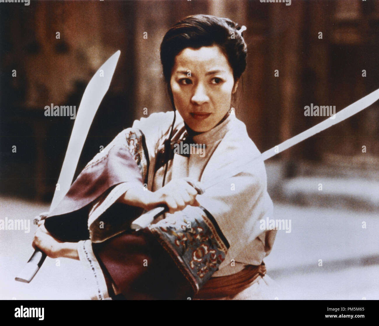 Photo du film / photos promotionnelles de 'Tigre et Dragon' Michelle Yeoh © 2000 Sony Pictures Classics Crédit photo : Chan Kam Chuen Référence #  30846670THA pour un usage éditorial uniquement - Tous droits réservés Banque D'Images