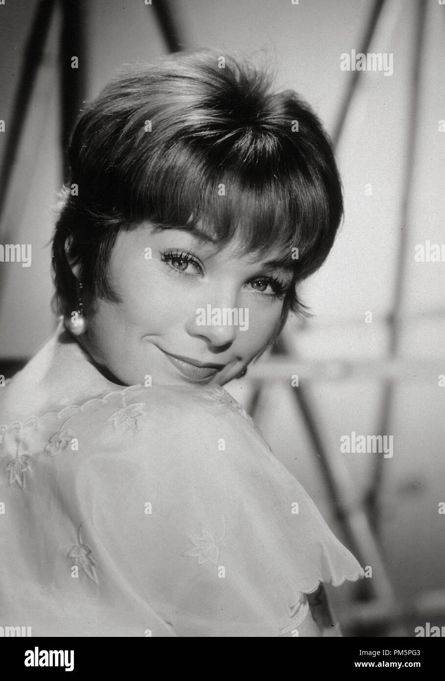 Encore la publicité, Shirley MacLaine, vers 1964. Référence #  30928 Fichier 795THA Banque D'Images
