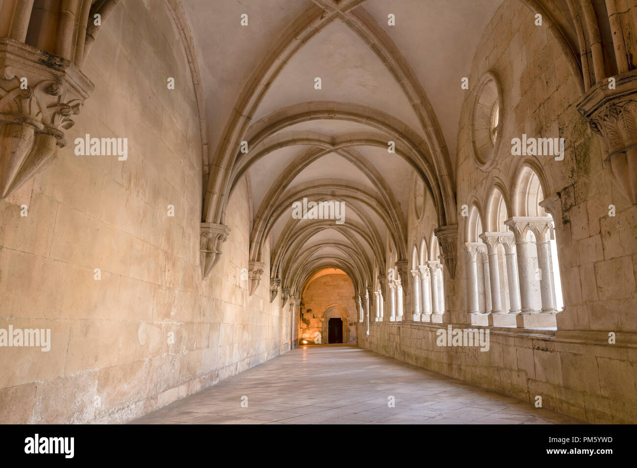 Alcobaça, PORTUGAL - 20 mai 2018 : Entrée dans le monastère de Santa Maria de Alcobaça Banque D'Images