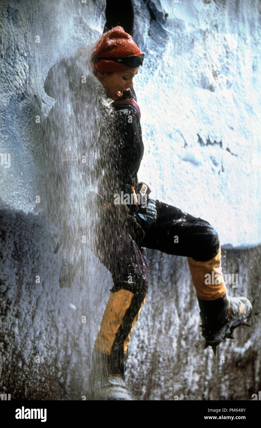Photo du film / photos promotionnelles de 'Izabella Scorupco Vertical Limit' © 2000 Columbia Crédit de photo : Ken George Référence de fichier #  30846029THA pour un usage éditorial uniquement - Tous droits réservés Banque D'Images