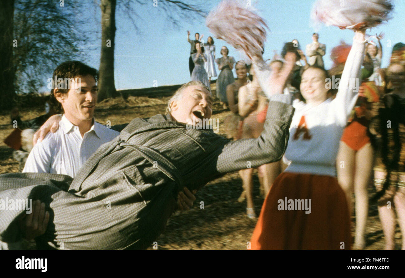 Photo du film / Publicité encore de 'Big Fish' Billy Crudup et Albert Finney © 2003 Columbia Pictures Référence #  30753904THA pour un usage éditorial uniquement - Tous droits réservés Banque D'Images