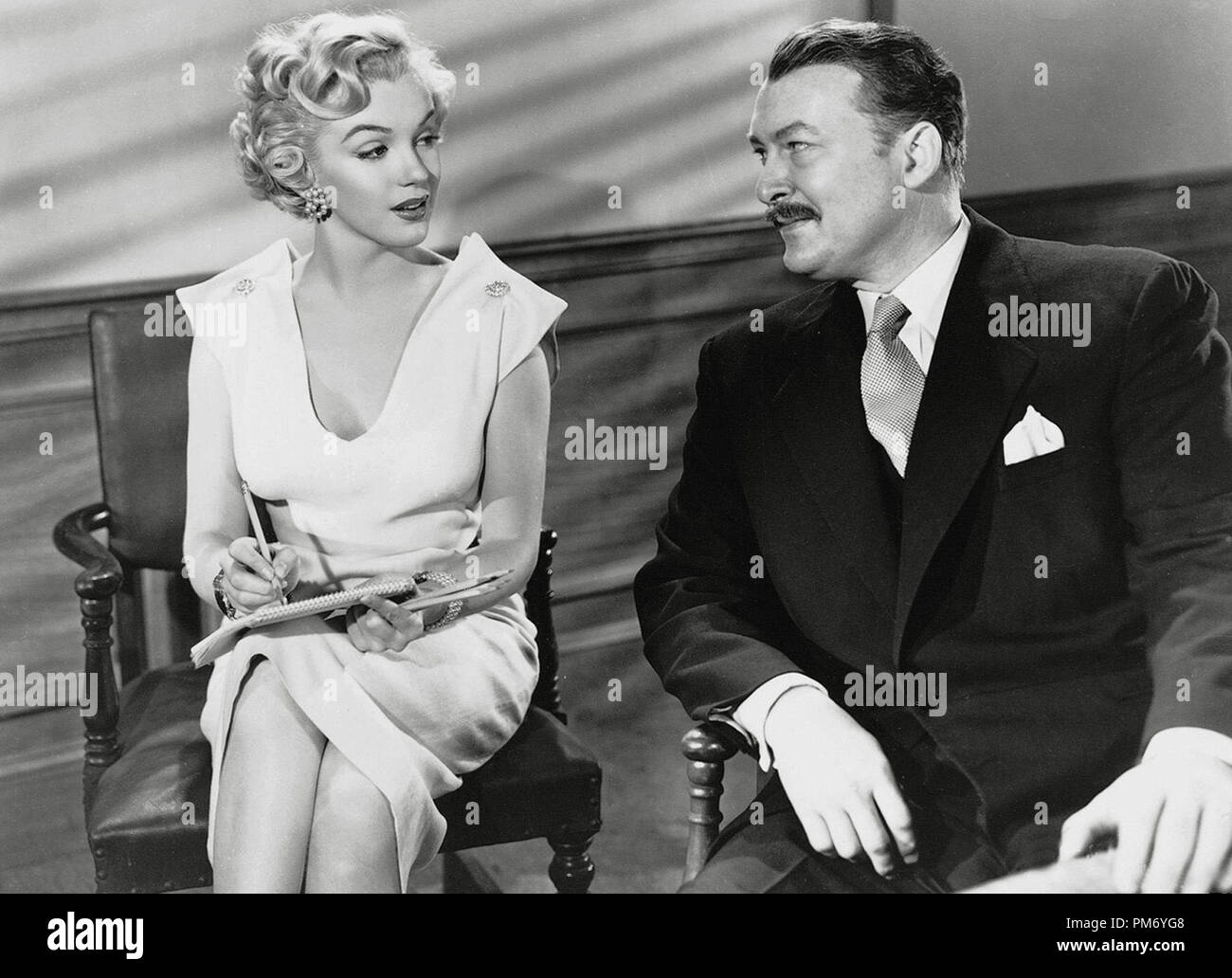 Marilyn Monroe et Monty Woolley 'aussi jeune que vous vous sentez' 1951 / 20th Century Fox de référence de dossier 31202 121THA Banque D'Images