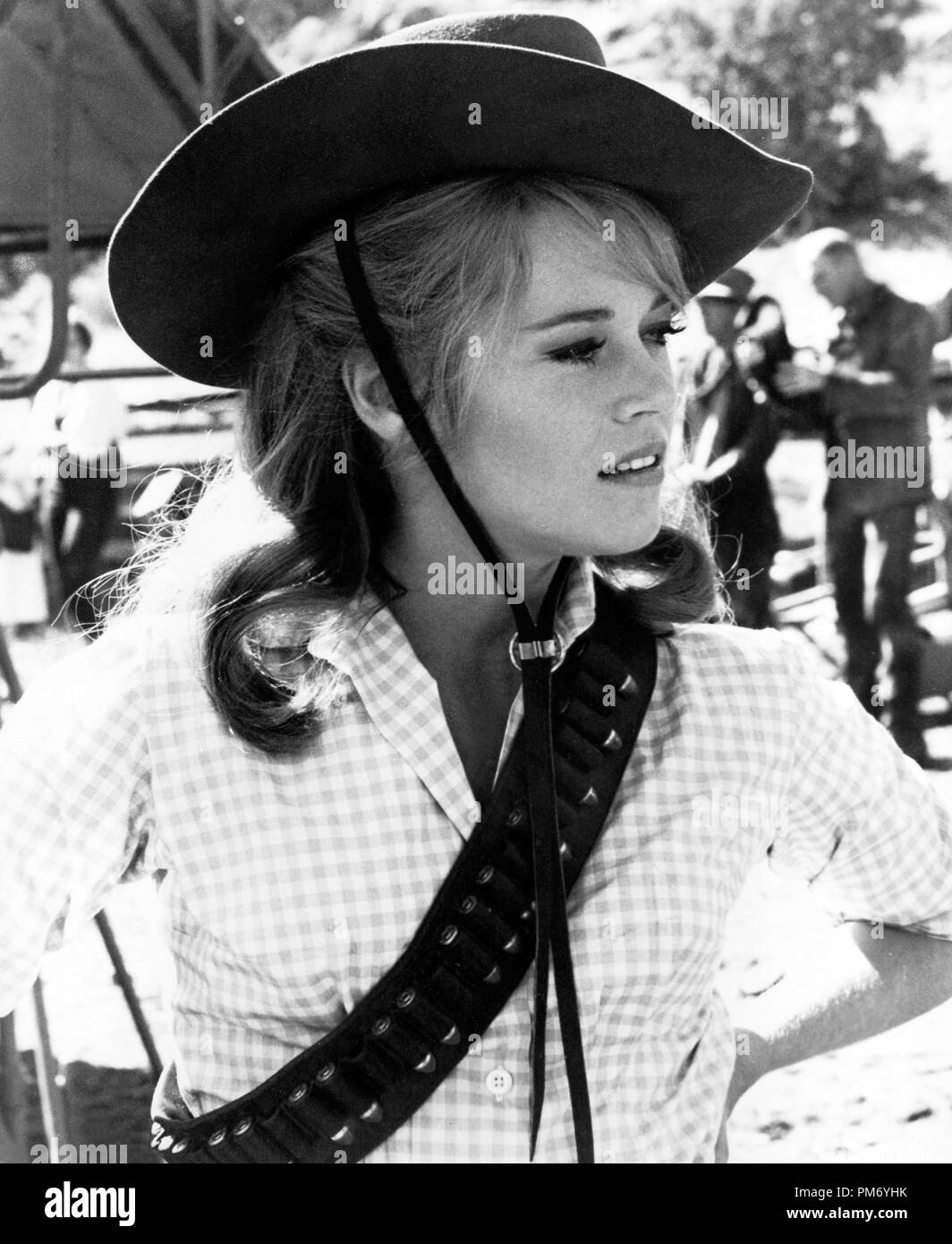 Publicité studio encore : 'Cat Ballou' Jane Fonda 1965 Colombie-Britannique référence #  31202 Fichier 1239THA Banque D'Images