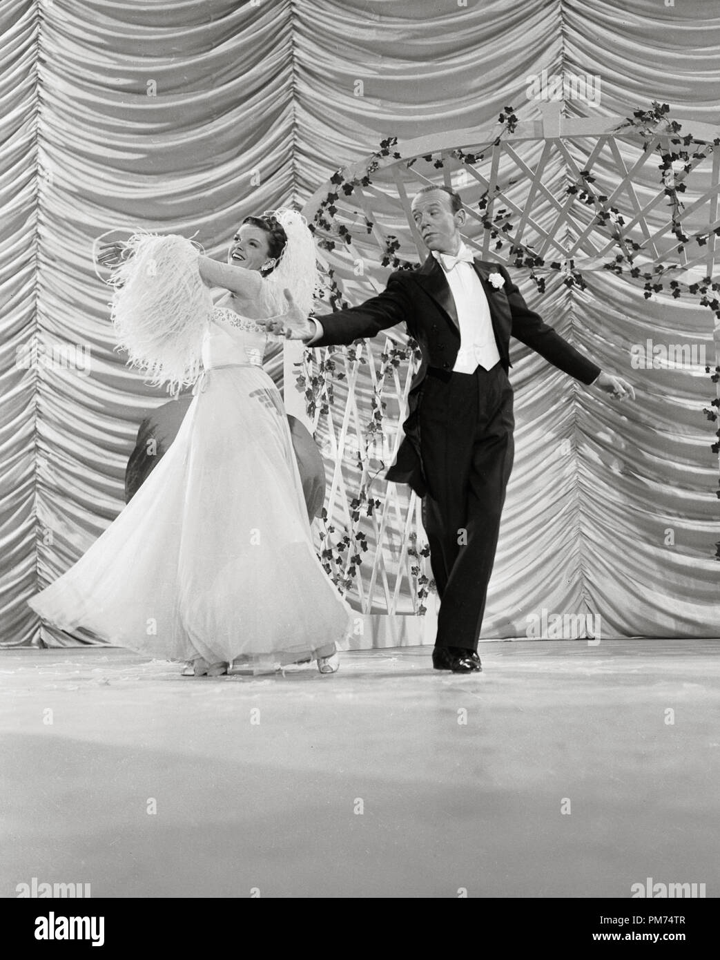 Fred Astaire et Judy Garland, "Easter Parade" de référence de dossier MGM 1948 30928_179THA Banque D'Images