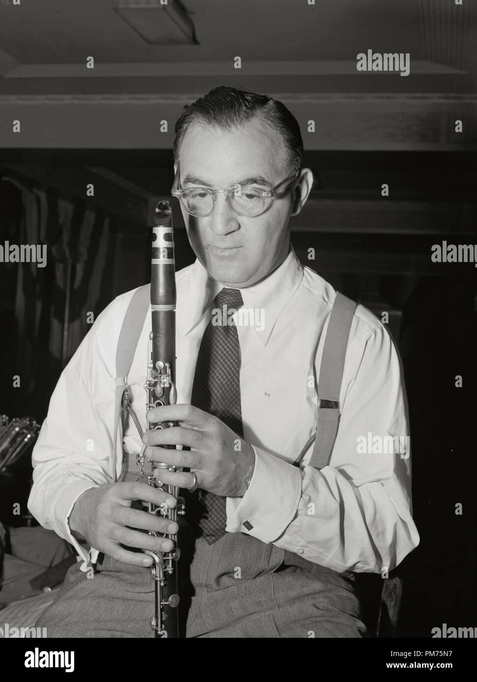 Portrait de Benny Goodman, 400 Restaurant, New York, N.Y., vers juillet 1946 Référence #  30928 674THA Photo par : William P. Gottlieb Banque D'Images