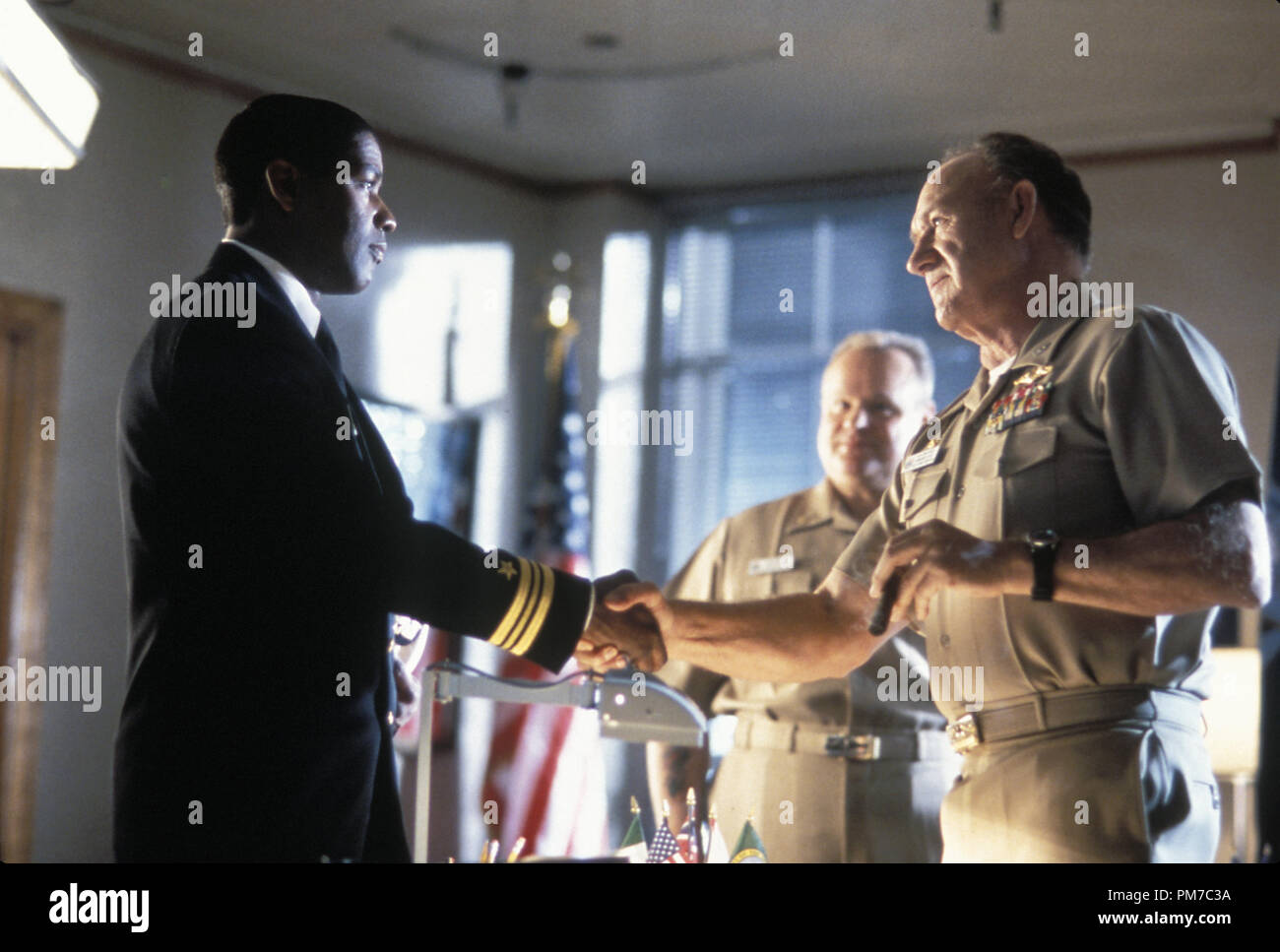 Photo du film de 'Crimson Tide' Denzel Washington, George Dzundza, Gene Hackman © 1995 Hollywood Pictures Crédit photo : Linda R. Chen Référence de fichier #  31043516THA pour un usage éditorial uniquement - Tous droits réservés Banque D'Images