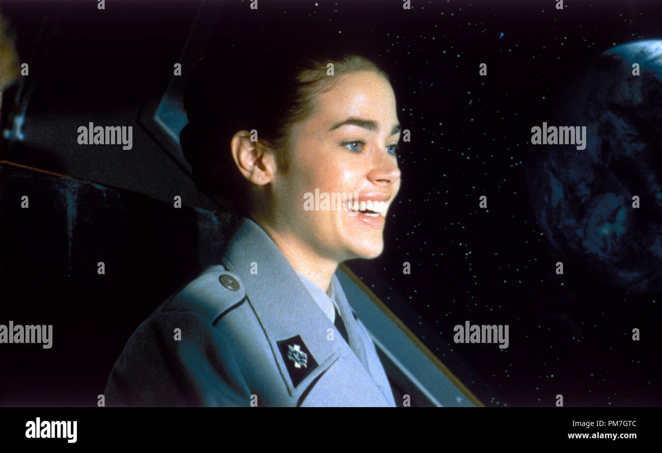 Starship troopers denise richards Banque de photographies et d’images à haute résolution Alamy