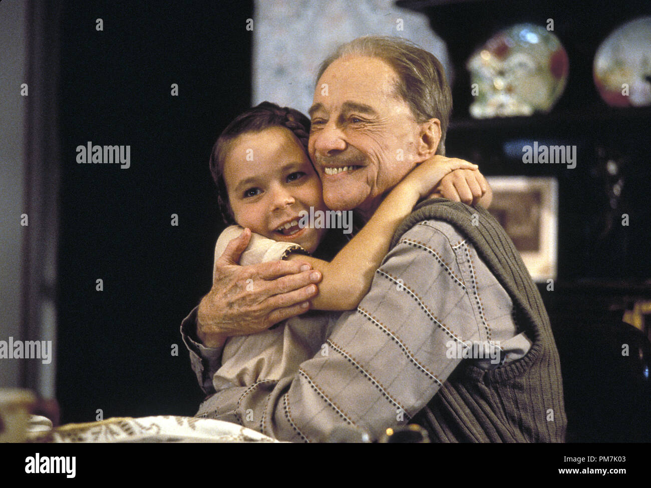 Photo du film de 'Corrina, Corrina' Tina Majorino, Don Ameche © 1994 New Line Cinema Référence #  31129380THA pour un usage éditorial uniquement - Tous droits réservés Banque D'Images