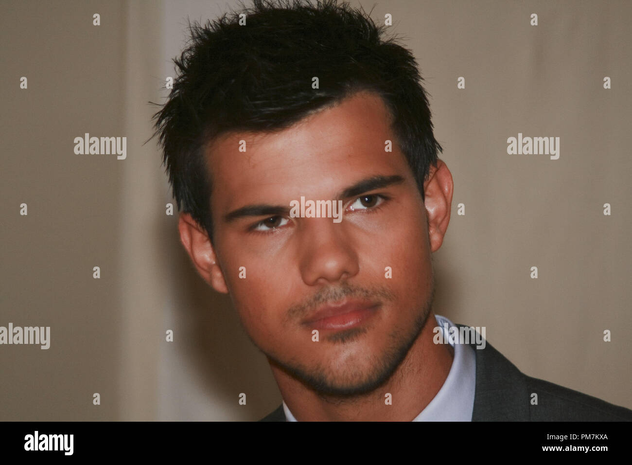Taylor Lautner 'enlèvement' Session de portrait, le 19 septembre 2011. La reproduction par les tabloïds américains est absolument interdit. Référence #  31172 Fichier 003CCR pour un usage éditorial uniquement - Tous droits réservés Banque D'Images