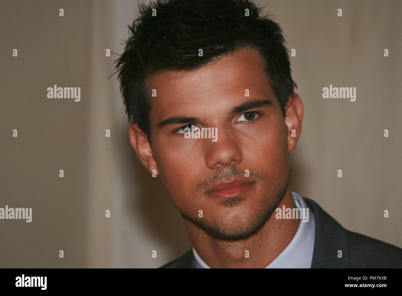 Taylor Lautner 'enlèvement' Session de portrait, le 19 septembre 2011. La reproduction par les tabloïds américains est absolument interdit. Référence #  31172 Fichier 004CCR pour un usage éditorial uniquement - Tous droits réservés Banque D'Images