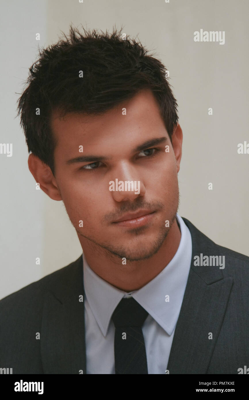 Taylor Lautner 'enlèvement' Session de portrait, le 19 septembre 2011. La reproduction par les tabloïds américains est absolument interdit. Référence #  31172 Fichier 005CCR pour un usage éditorial uniquement - Tous droits réservés Banque D'Images