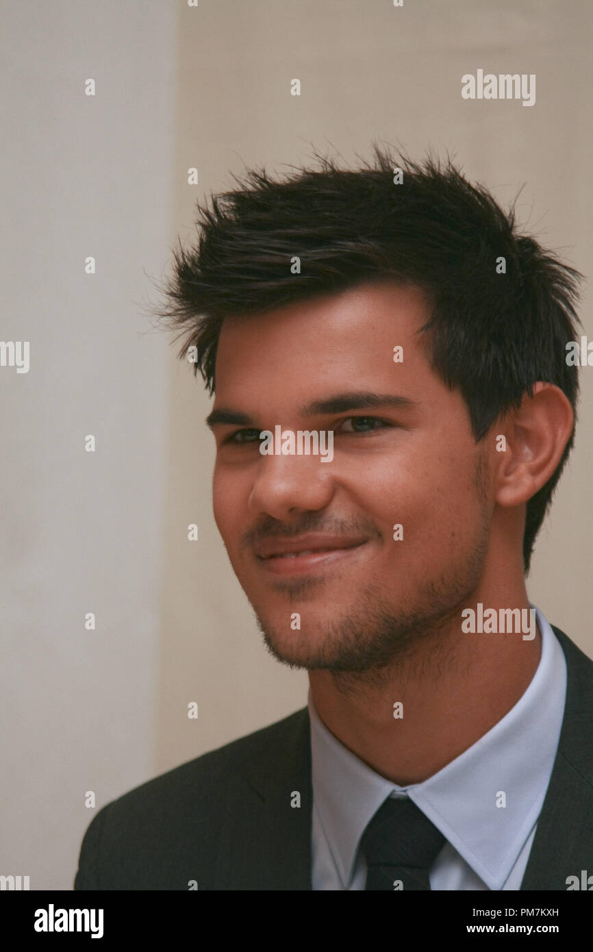 Taylor Lautner 'enlèvement' Session de portrait, le 19 septembre 2011. La reproduction par les tabloïds américains est absolument interdit. Référence #  31172 Fichier 008CCR pour un usage éditorial uniquement - Tous droits réservés Banque D'Images