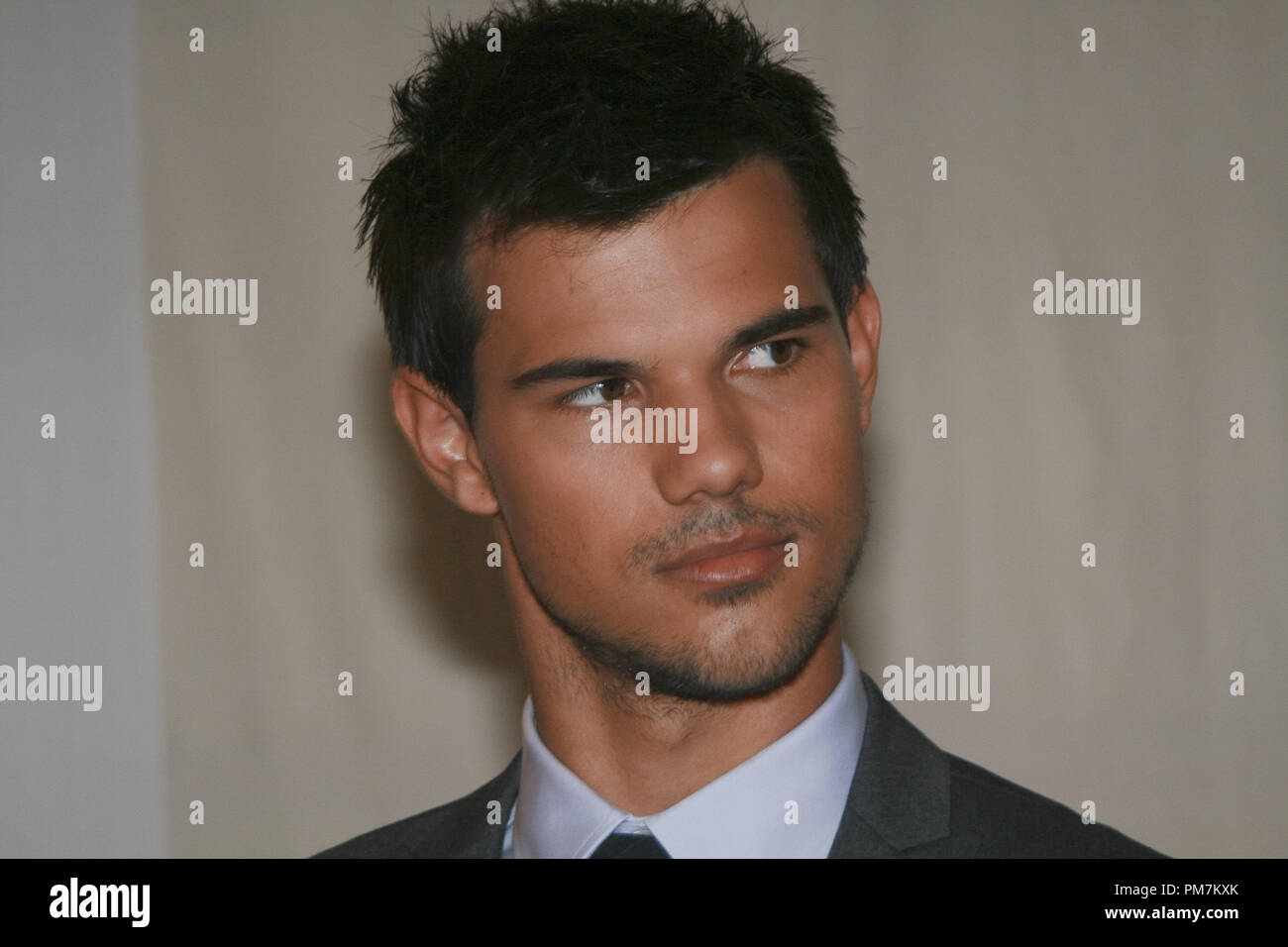 Taylor Lautner 'enlèvement' Session de portrait, le 19 septembre 2011. La reproduction par les tabloïds américains est absolument interdit. Référence #  31172 Fichier 010CCR pour un usage éditorial uniquement - Tous droits réservés Banque D'Images