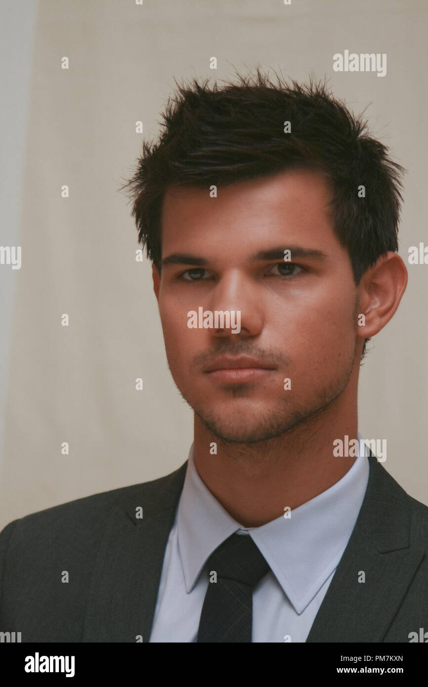 Taylor Lautner 'enlèvement' Session de portrait, le 19 septembre 2011. La reproduction par les tabloïds américains est absolument interdit. Référence #  31172 Fichier 012CCR pour un usage éditorial uniquement - Tous droits réservés Banque D'Images