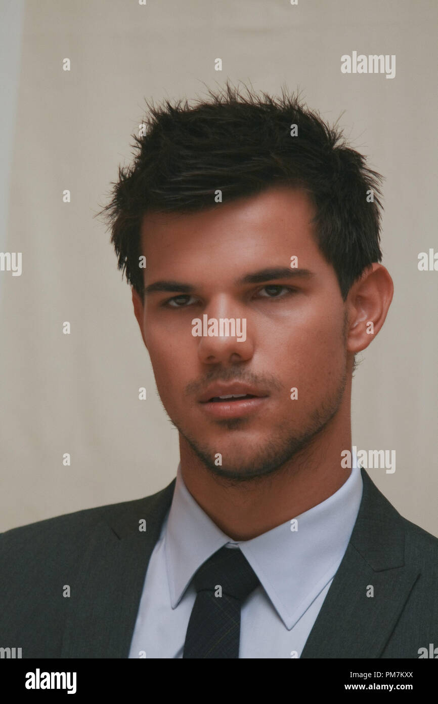 Taylor Lautner 'enlèvement' Session de portrait, le 19 septembre 2011. La reproduction par les tabloïds américains est absolument interdit. Référence #  31172 Fichier 014CCR pour un usage éditorial uniquement - Tous droits réservés Banque D'Images