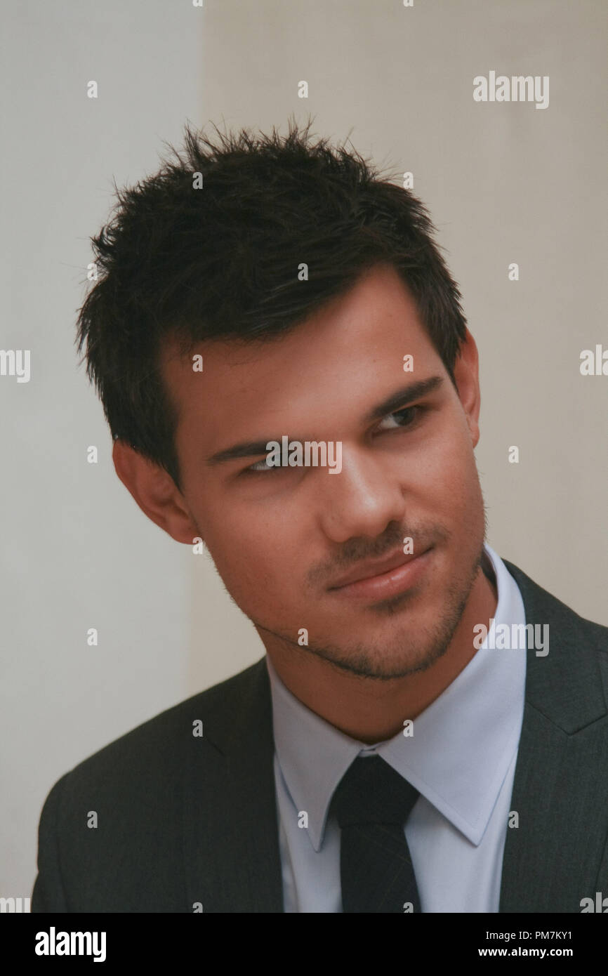 Taylor Lautner 'enlèvement' Session de portrait, le 19 septembre 2011. La reproduction par les tabloïds américains est absolument interdit. Référence #  31172 Fichier 015CCR pour un usage éditorial uniquement - Tous droits réservés Banque D'Images