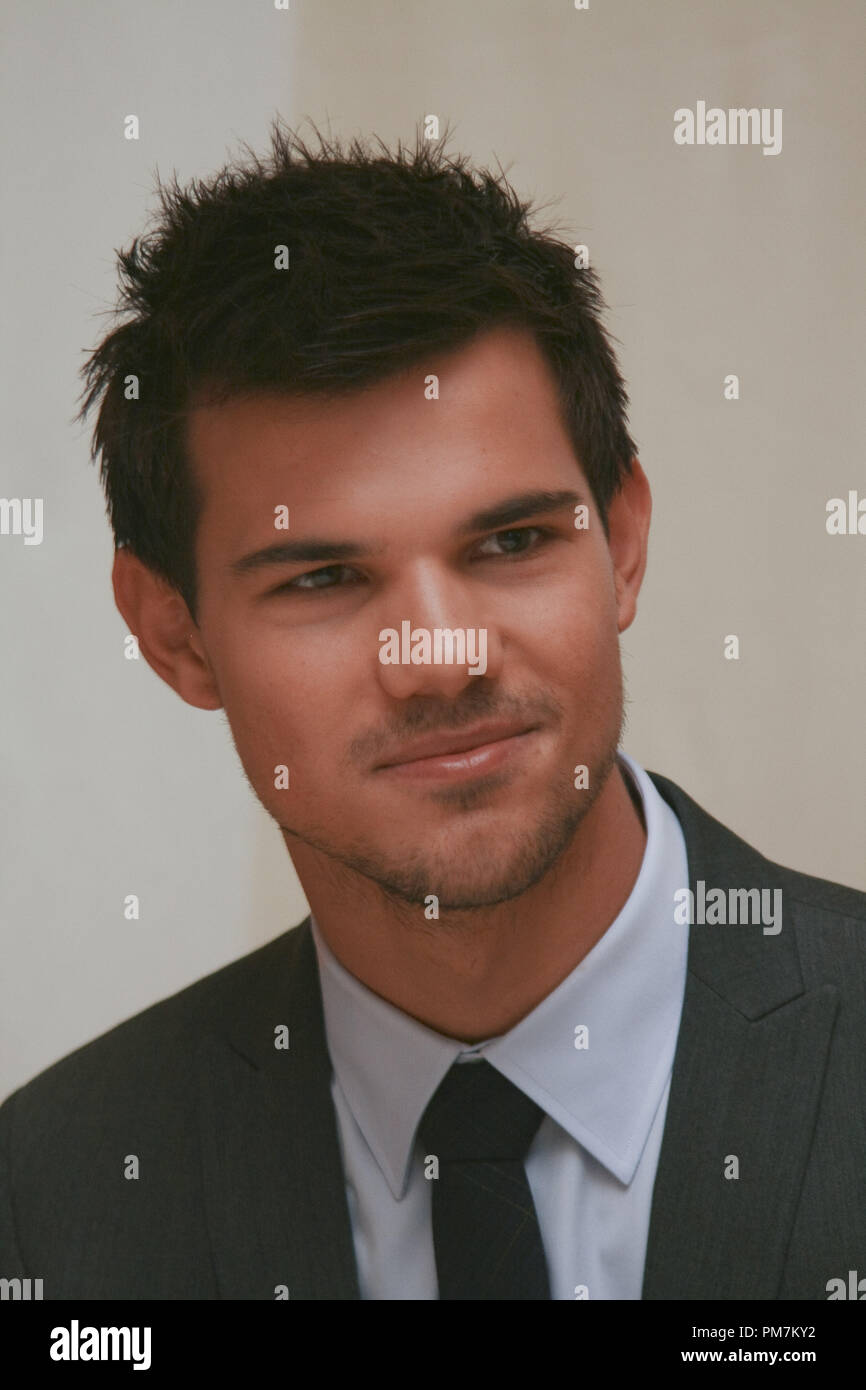 Taylor Lautner 'enlèvement' Session de portrait, le 19 septembre 2011. La reproduction par les tabloïds américains est absolument interdit. Référence #  31172 Fichier 016CCR pour un usage éditorial uniquement - Tous droits réservés Banque D'Images