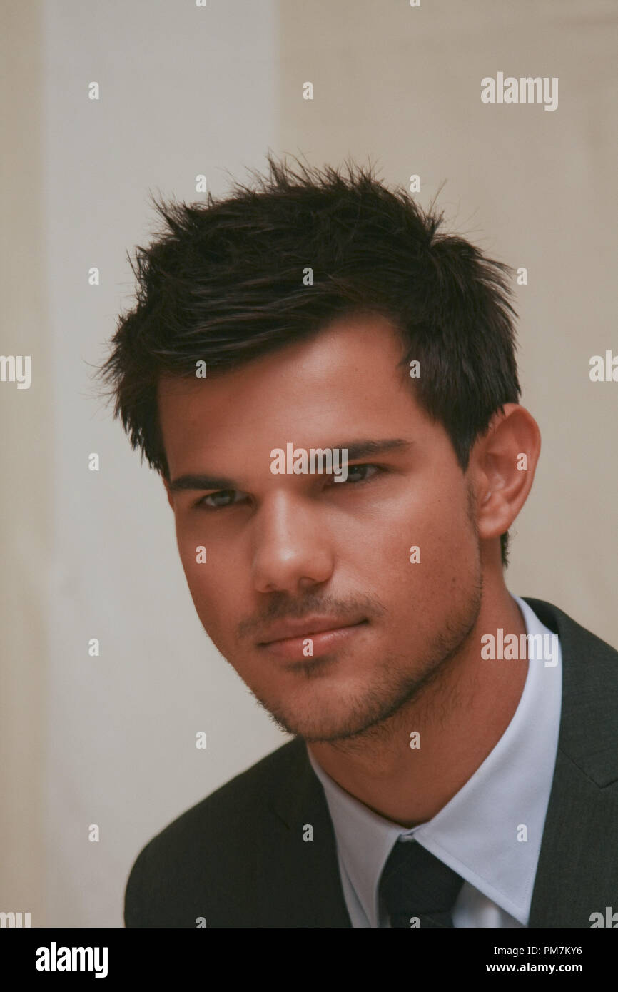 Taylor Lautner 'enlèvement' Session de portrait, le 19 septembre 2011. La reproduction par les tabloïds américains est absolument interdit. Référence #  31172 Fichier 020CCR pour un usage éditorial uniquement - Tous droits réservés Banque D'Images