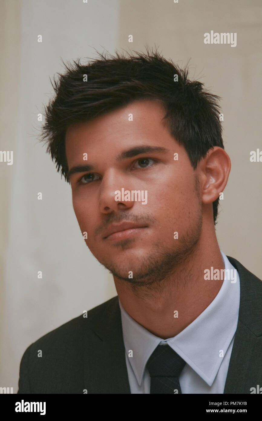 Taylor Lautner 'enlèvement' Session de portrait, le 19 septembre 2011. La reproduction par les tabloïds américains est absolument interdit. Référence #  31172 Fichier 022CCR pour un usage éditorial uniquement - Tous droits réservés Banque D'Images