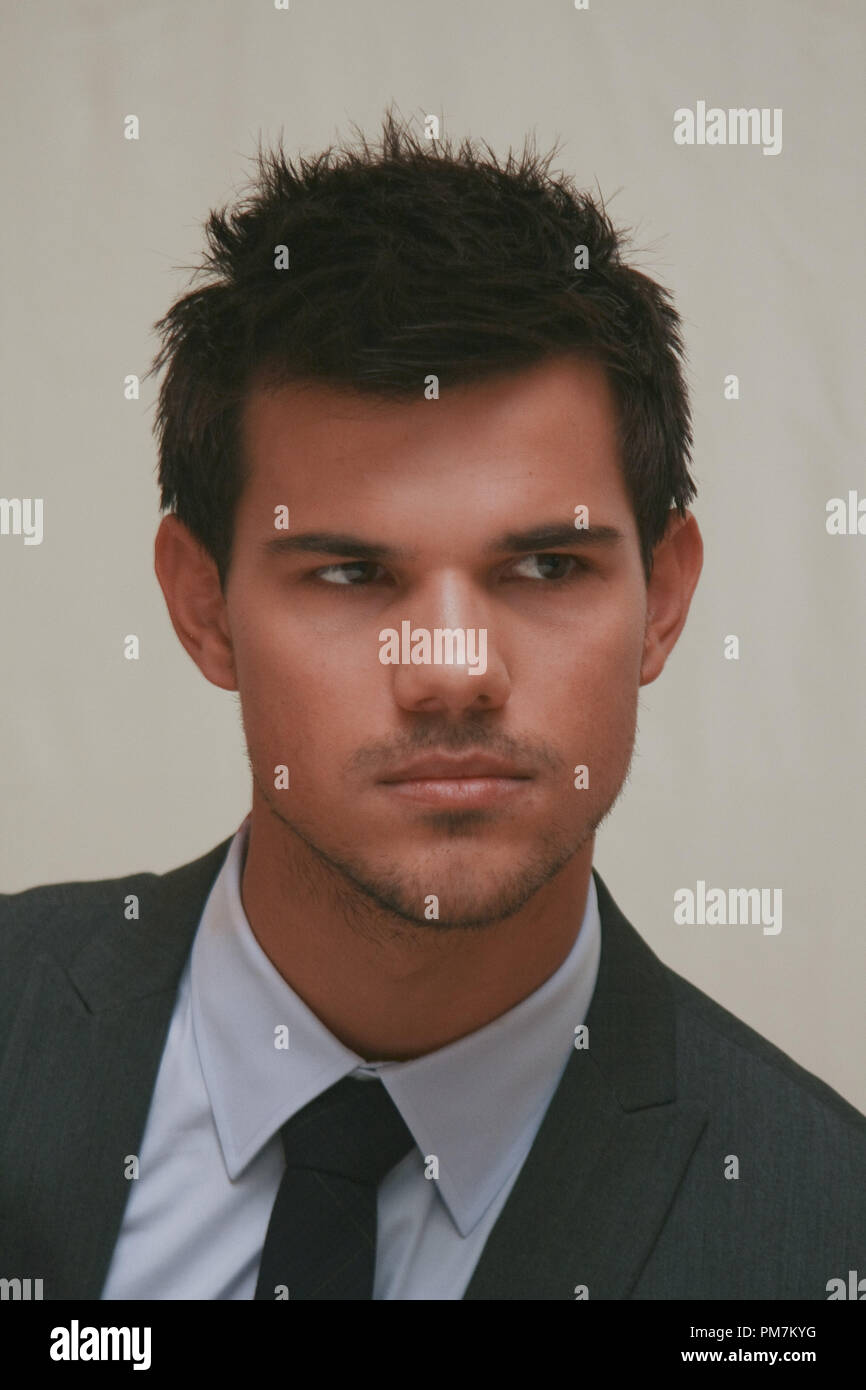 Taylor Lautner 'enlèvement' Session de portrait, le 19 septembre 2011. La reproduction par les tabloïds américains est absolument interdit. Référence #  31172 Fichier 026CCR pour un usage éditorial uniquement - Tous droits réservés Banque D'Images