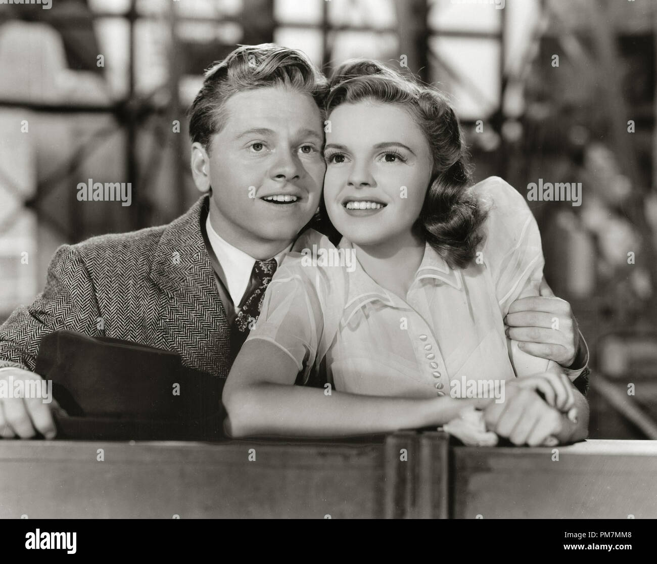 Judy Garland et Mickey Rooney, vers 1940. Référence de fichier #  31202 400 THA Banque D'Images