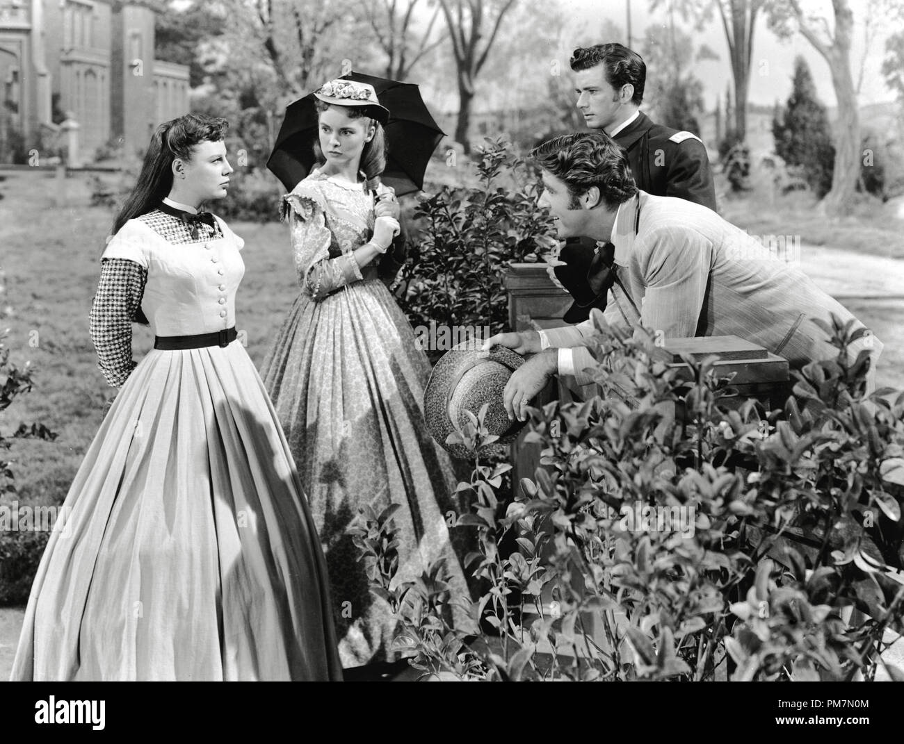 June Allyson, Janet Leigh, Peter Lawford, et Richard Wyler 'peu de femmes" 1949 de référence de dossier MGM 31202_593THA Banque D'Images